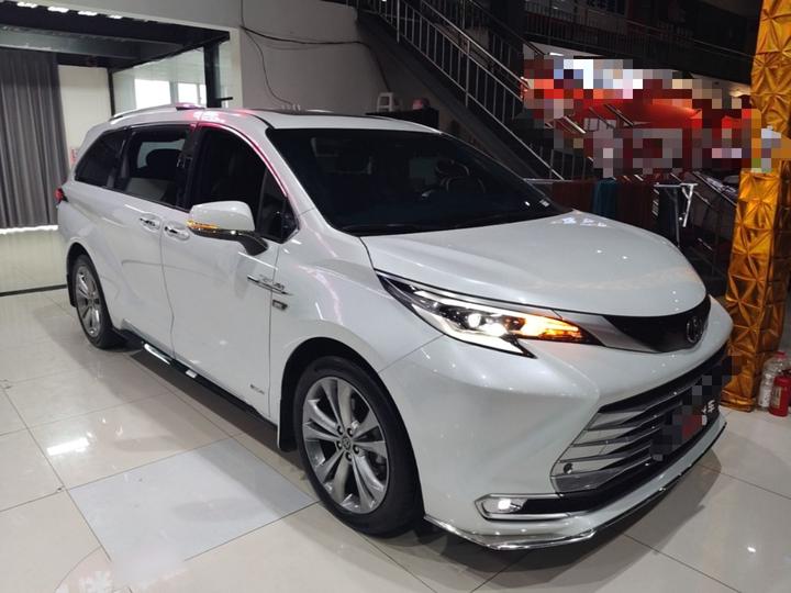 Sienna 2024 2.5L Hybrid Platinum photo 3