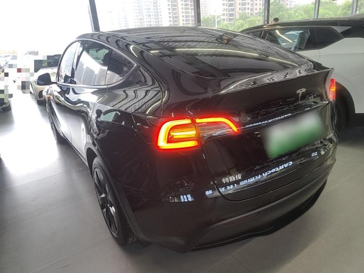 Model Y 2023 RWD photo 4