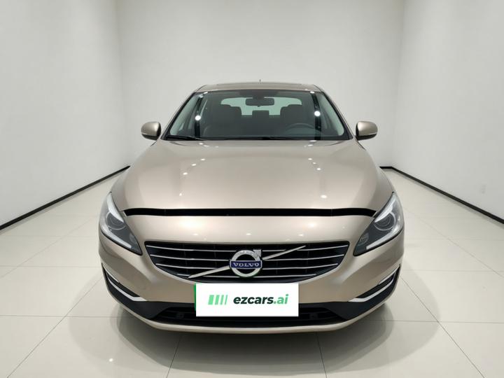 V60 2015 T5 photo 2