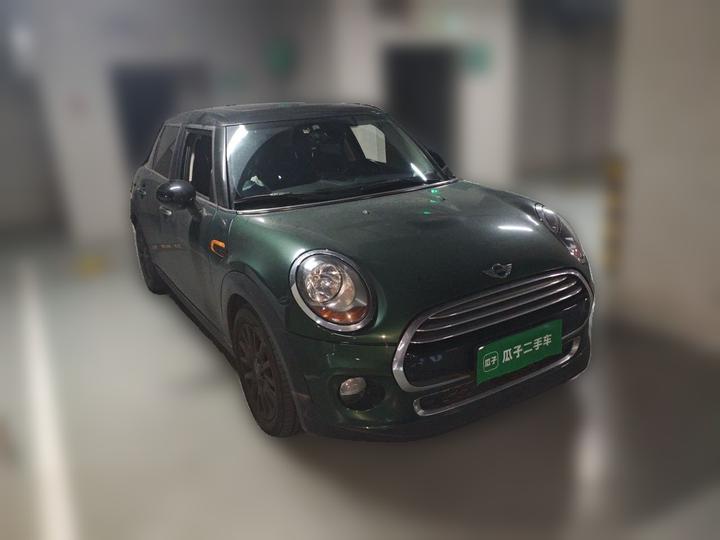 2016 1.5T COOPER 5-Door photo 3