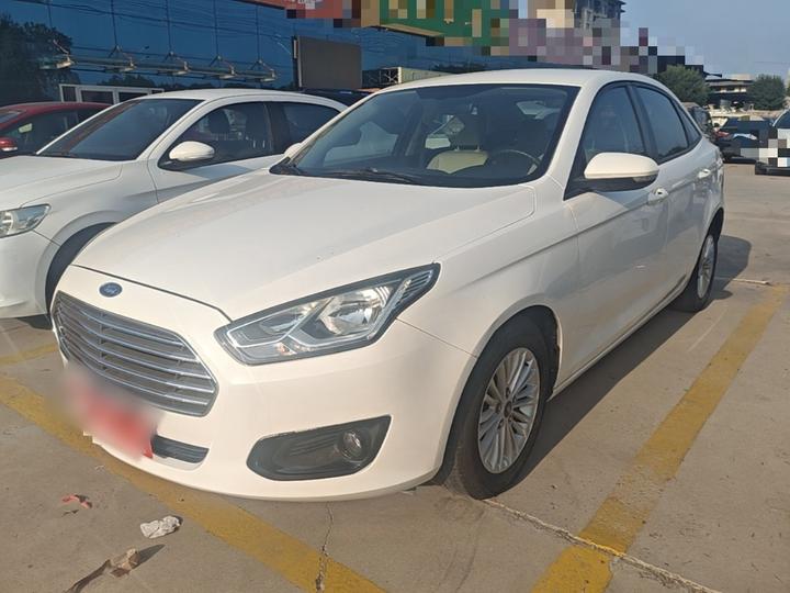 Escort 2017 1.5L MT Comfort