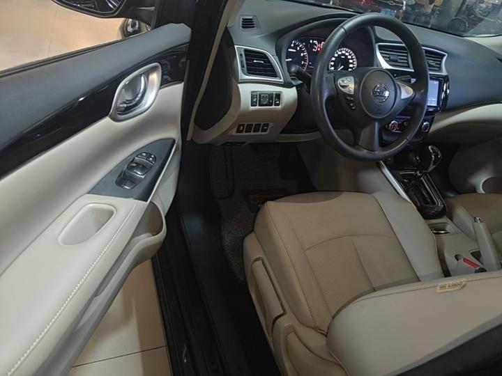 Sylphy 2018 1.6XV CVT Exclusive photo 3