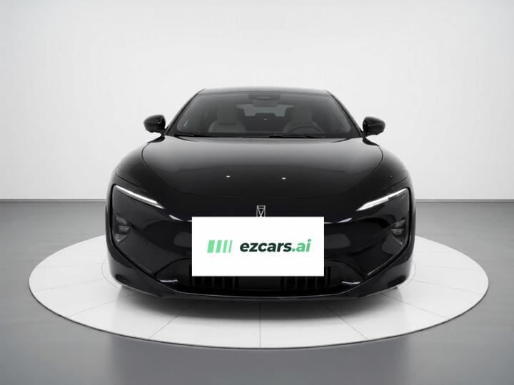 12 2024 700 RWD photo 2