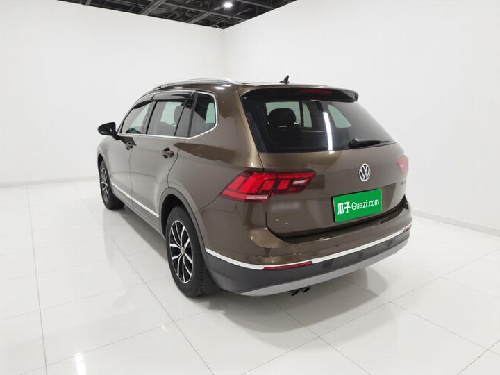 Tiguan L 2017 330TSI AT RWD Comfort photo 4