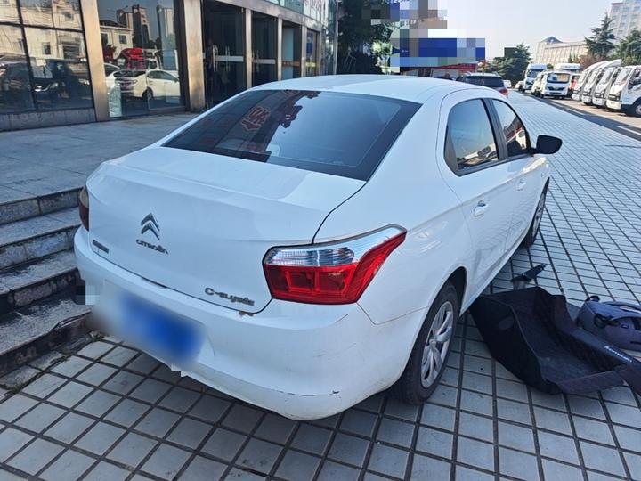 2016 1.6L MT Fashion photo 6