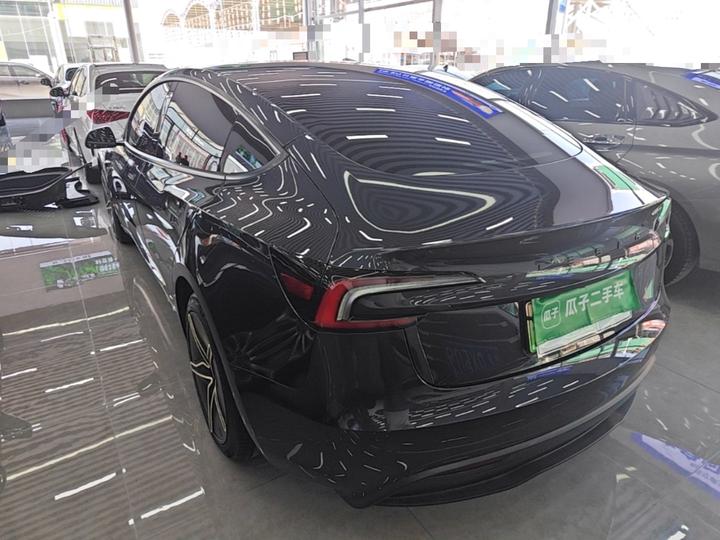 Model 3 2023 RWD photo 4