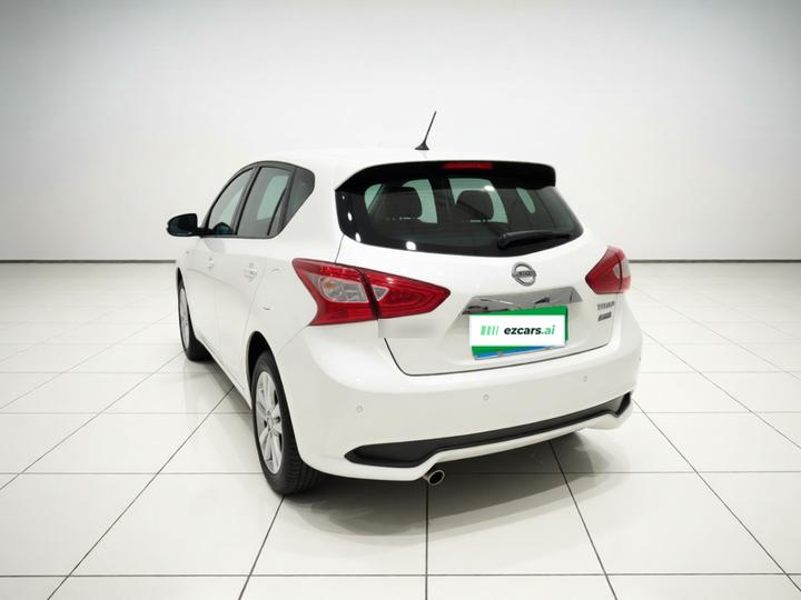 Tiida 2016 1.6L CVT photo 4