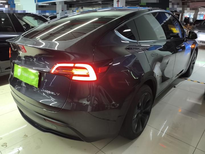 Model Y 2024 RWD photo 6