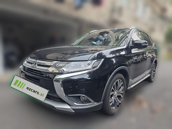 Outlander 2018 2.4L AWD Luxury 7-Seater