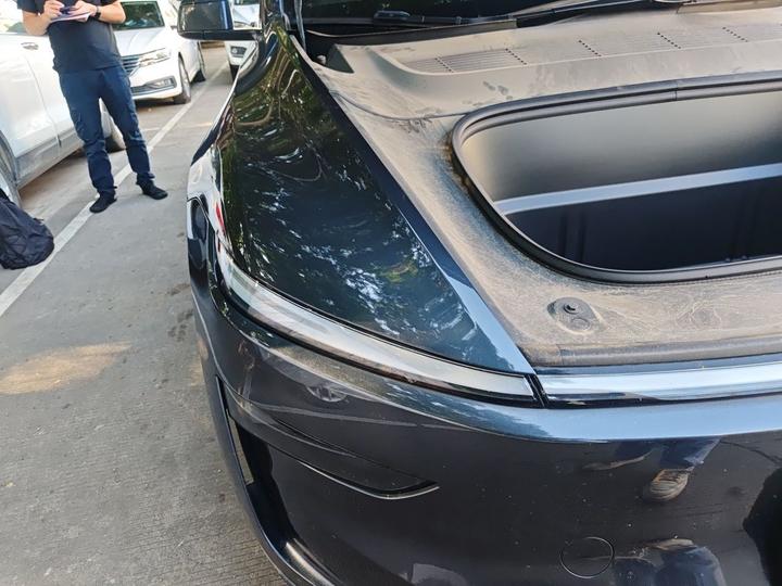Model Y 2025 RWD Launch Edition photo 7