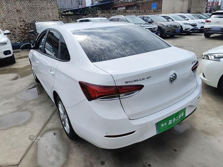 Excelle 2021 Facelift Classic 1.5L AT Progressive photo 4