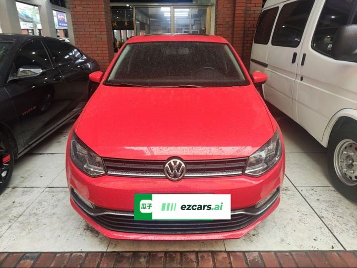 Polo 2016 1.6L AT Comfort photo 2