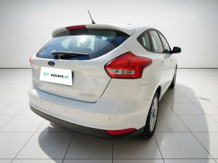 Focus 2015 Hatchback 1.6L AT Comfort photo 4