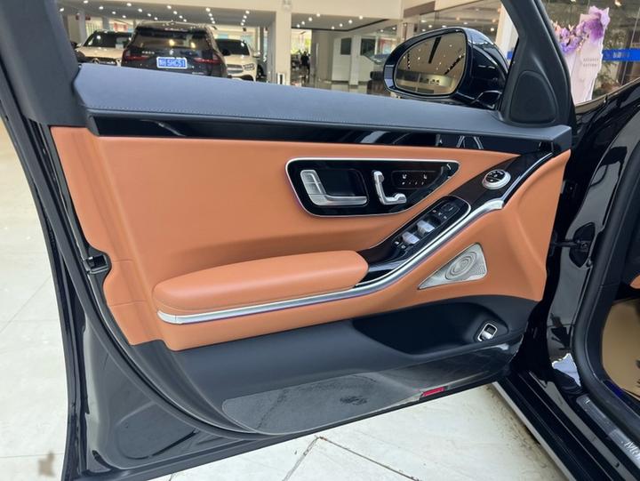S-Class 2022 S 400 L Luxury photo 8