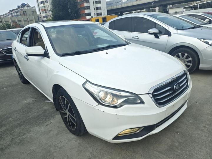 Bestune B50 2013 1.6L AT Luxury photo 3