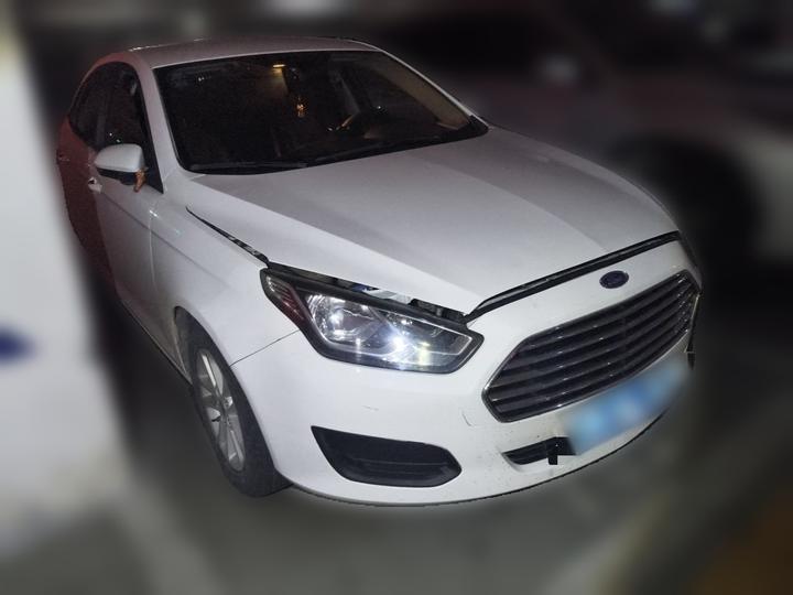 Escort 2019 Facelift 1.5L AT China VI photo 3