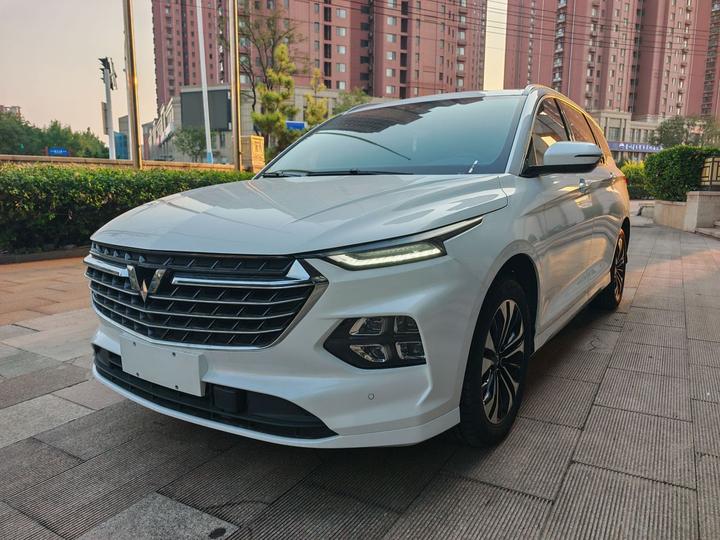 Wuling 2022 1.5T CVT Flagship