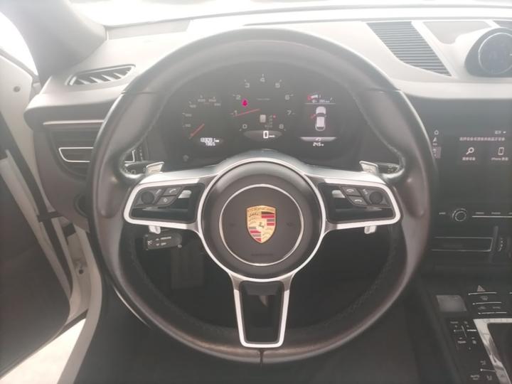 2018 Macan 2.0T photo 6