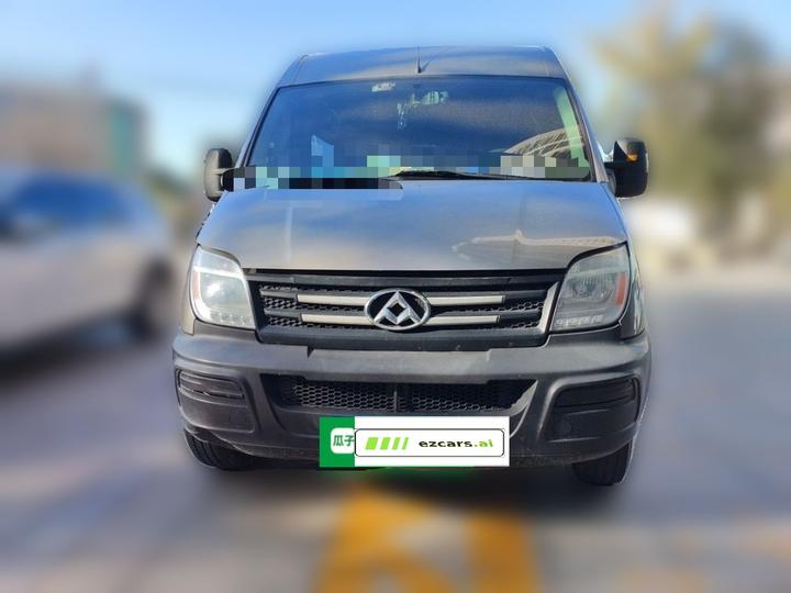 MAXUS V80 2016 2.5T AMTIV Long Wheelbase 7-Seater photo 2