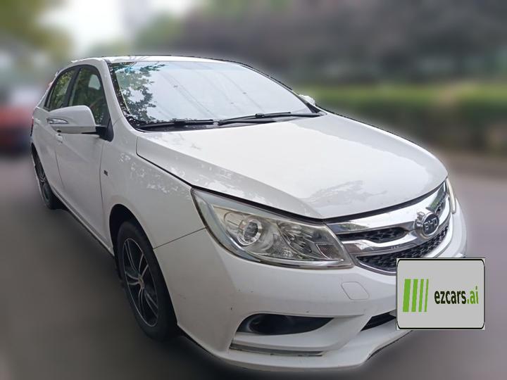 2015 1.5L MT Luxury photo 3