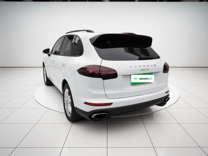 2016 Cayenne Platinum Edition 3.0T photo 4