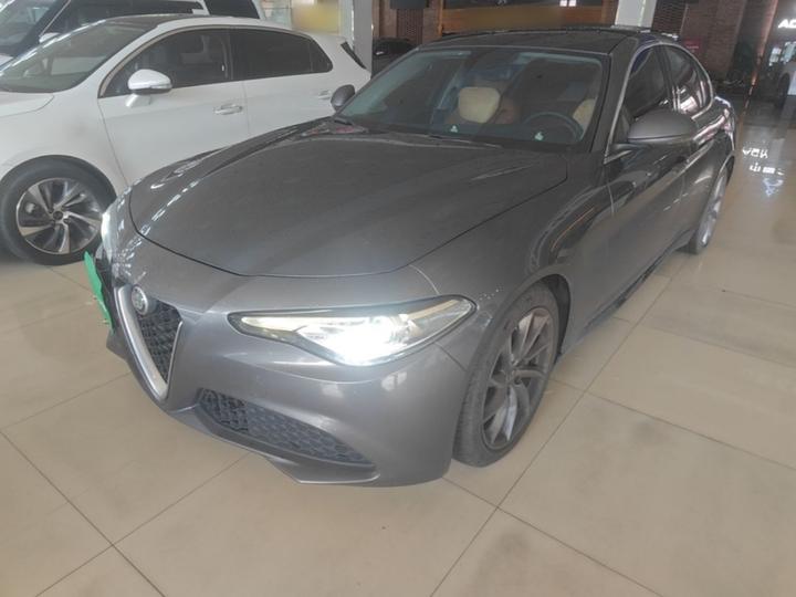 Alfa Romeo Giulia 2017 2.0T 200HP Luxury