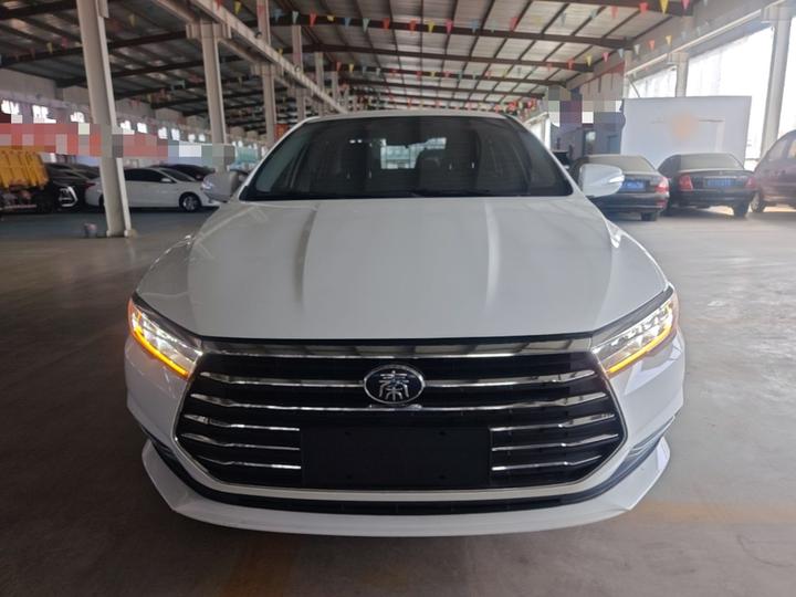 Qin 2019 1.5L MT Comfort photo 2