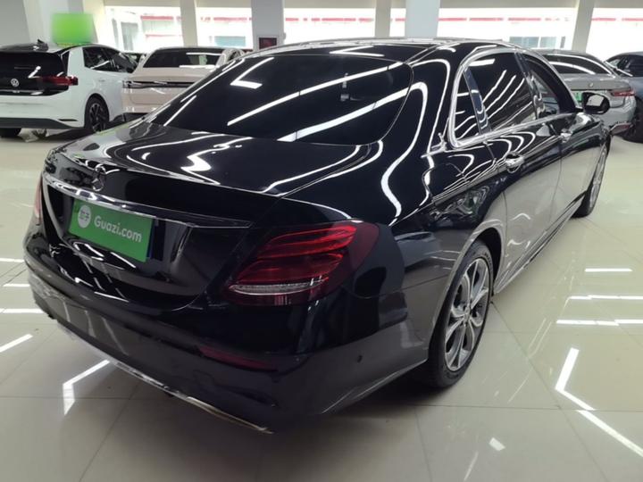 E-Class 2020 E 300 L Sport Luxury photo 6