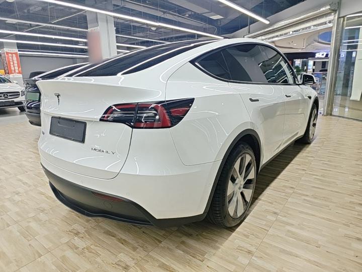 Model Y 2022 Facelift RWD photo 6