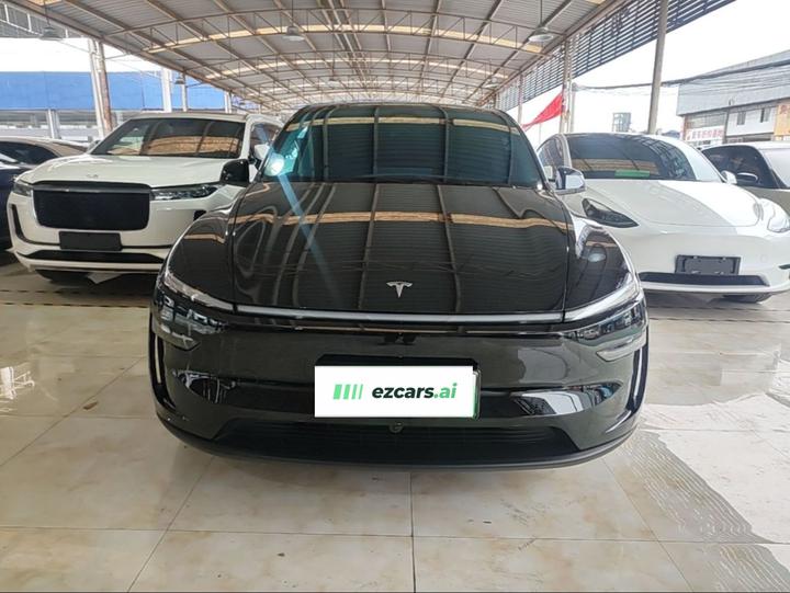 Model Y 2025 RWD photo 2