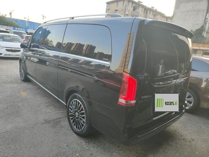 V-Class 2018 V 260 L Premium Extended China VI photo 4