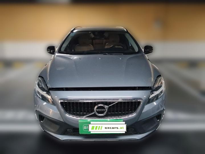V40 2017 Cross Country T3 photo 2