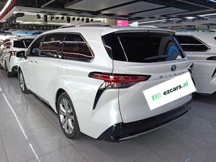 Sienna 2023 2.5L Hybrid Platinum photo 4