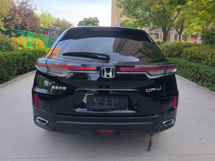 UR-V 2020 240TURBO RWD photo 3