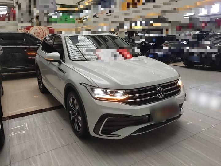 Tiguan L 2024 330TSI AT RWD R-Line photo 3