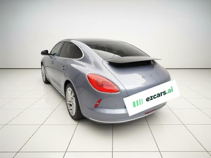 2022 555km Premium photo 4