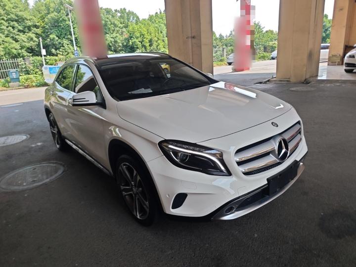 GLA 2015 GLA 220 4MATIC Luxury photo 3