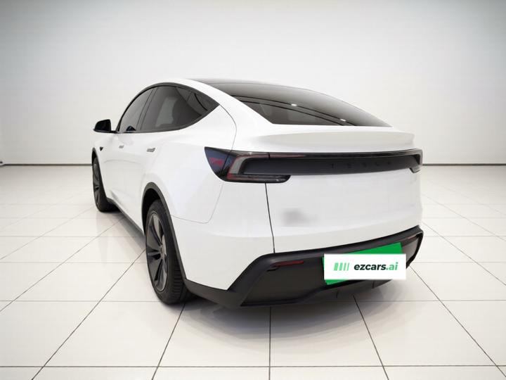 Model Y 2025 RWD photo 4