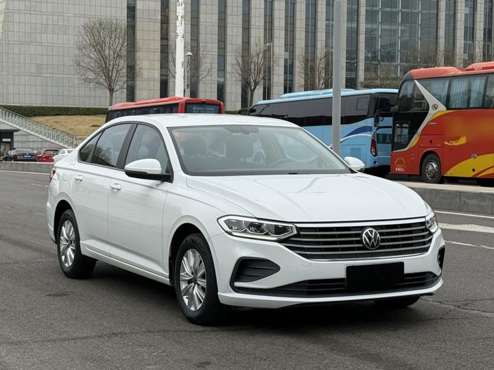 Lavida 2023 1.5L AT photo 3