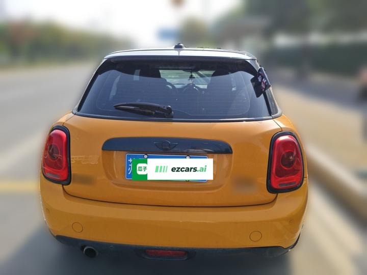 2016 1.5T COOPER 5-Door photo 3