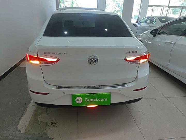 Excelle 2021 Facelift Classic 1.5L AT Elite photo 3