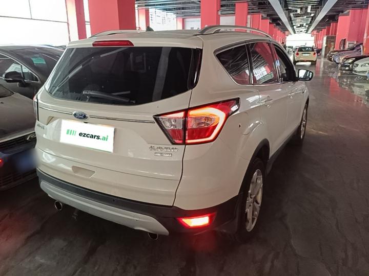 Kuga 2017 EcoBoost 180 RWD photo 4