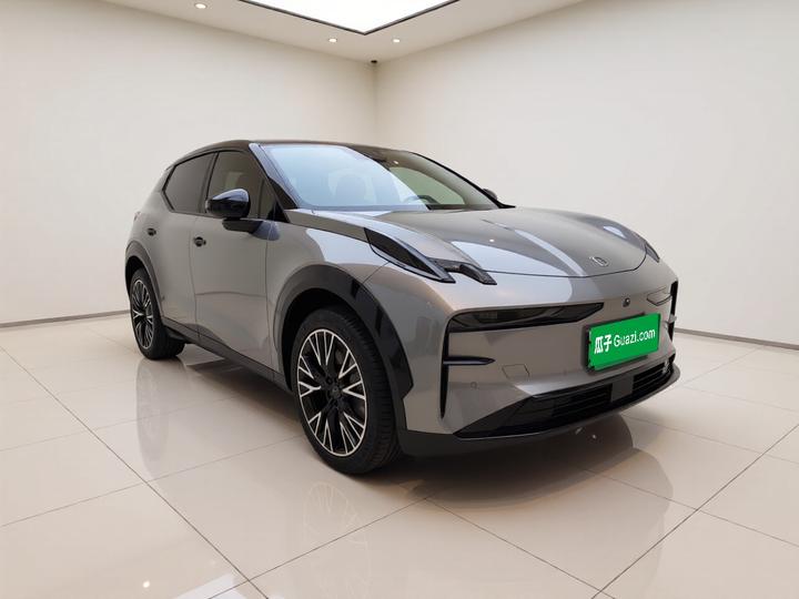 X 2024 5-Seater AWD photo 3
