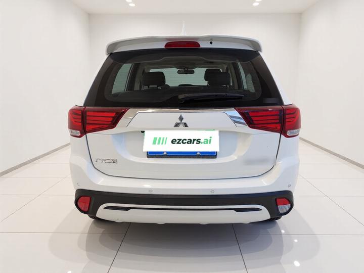 Outlander 2019 2.4L AWD Enjoy 5-Seater China V photo 5