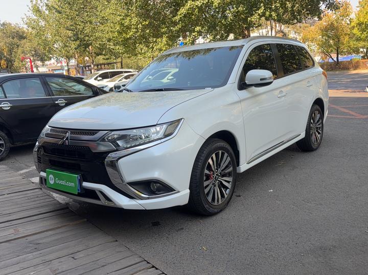 Outlander 2021 2.0L RWD Enjoy 7-Seater