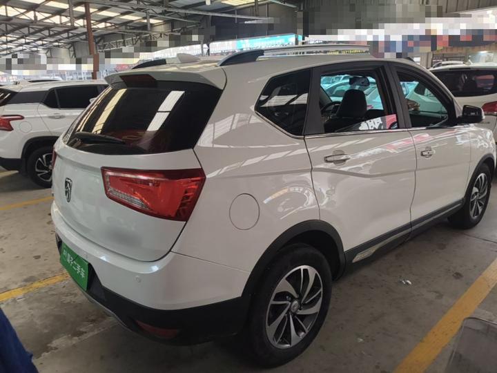 560 2015 1.8L MT Luxury photo 6