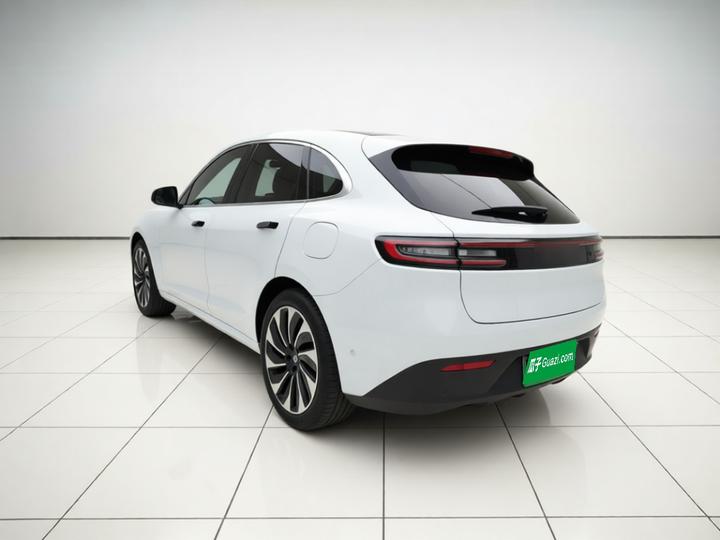HIMA AITO M5 2022 EREV AWD Performance photo 4