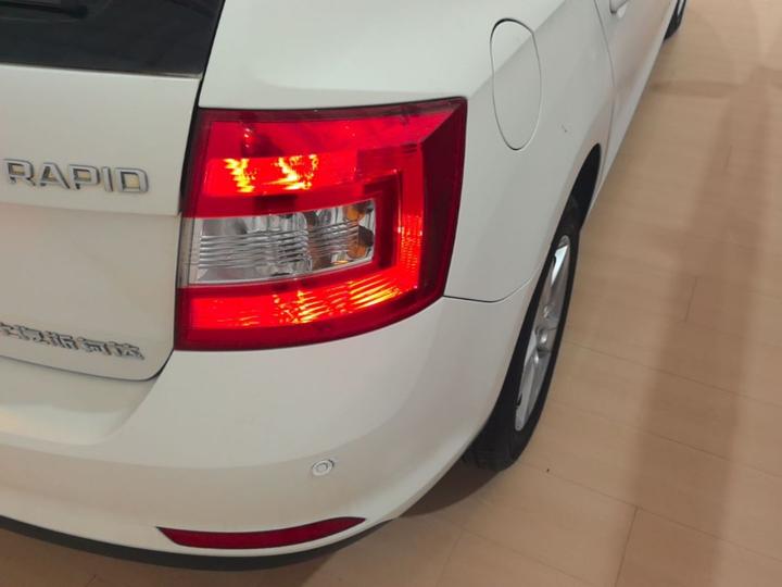 Rapid Spaceback 2016 Facelift 1.4L MT photo 7