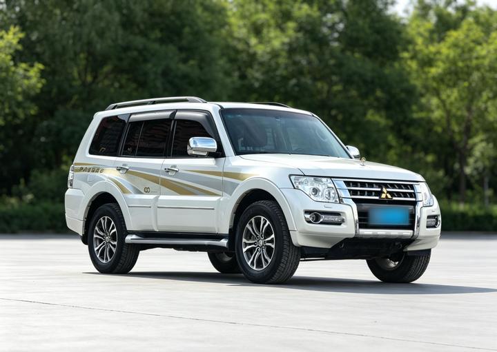 Pajero Parallel Import photo 2