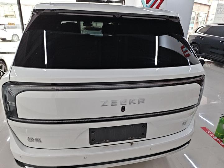 9X 2025 Hyper 70kWh 6-Seater photo 3